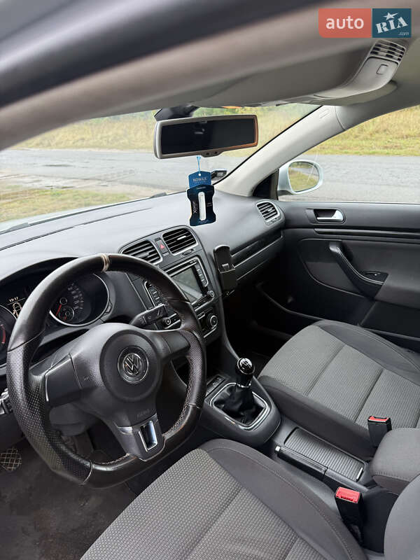 Універсал Volkswagen Golf 2012 в Зарічному