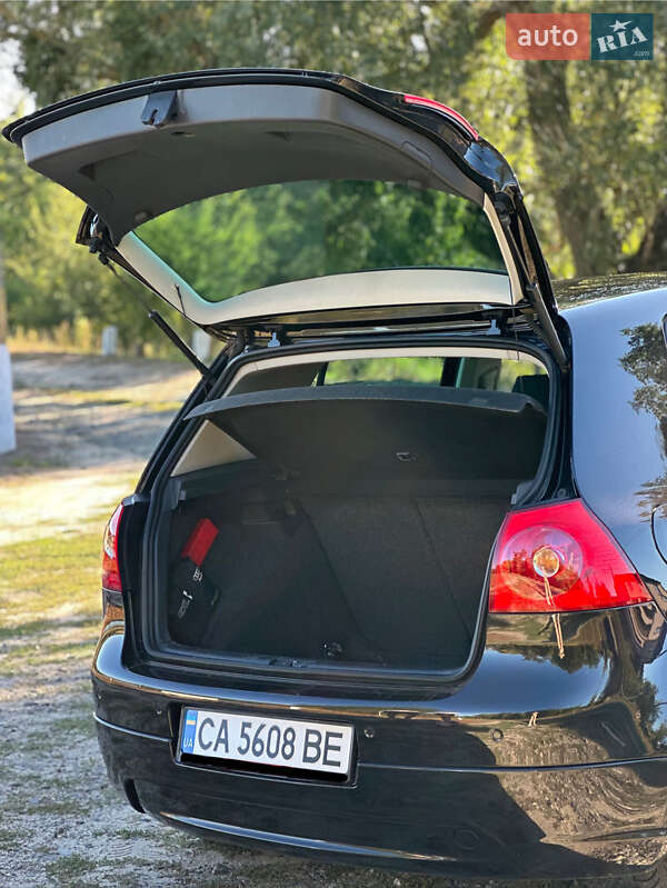 Хетчбек Volkswagen Golf 2008 в Звенигородці