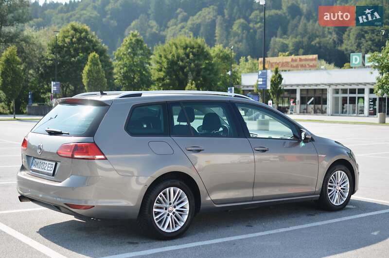 Універсал Volkswagen Golf 2014 в Житомирі