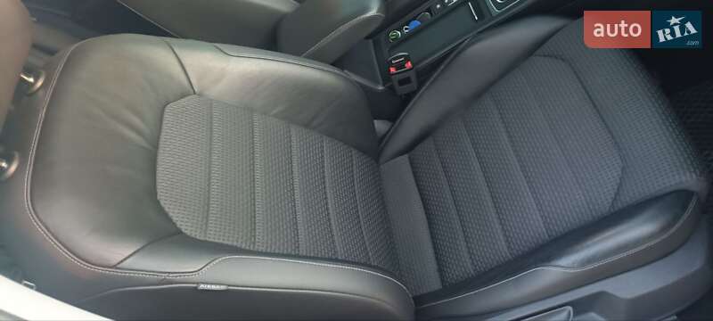 Хетчбек Volkswagen Golf 2012 в Полтаві