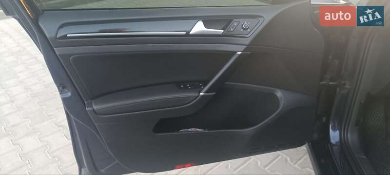 Хетчбек Volkswagen Golf 2012 в Полтаві