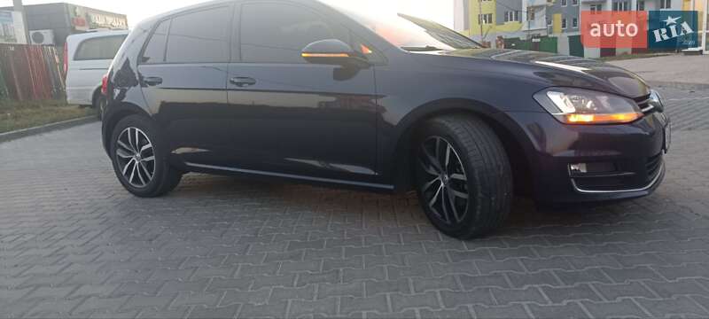Хетчбек Volkswagen Golf 2012 в Полтаві