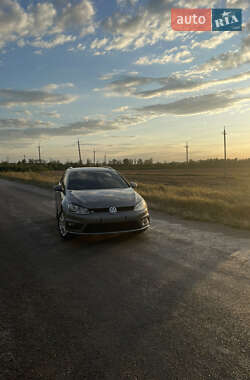 Універсал Volkswagen Golf 2015 в Піщанці
