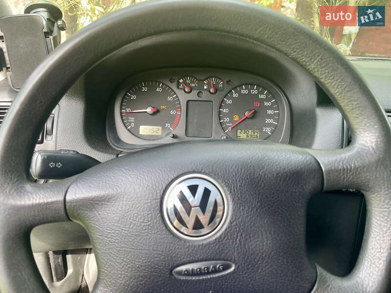 Хетчбек Volkswagen Golf 2000 в Хмельницькому