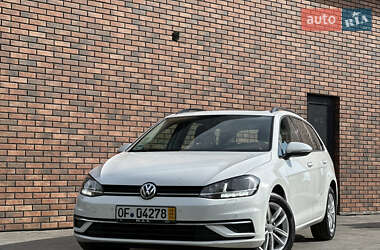 Універсал Volkswagen Golf 2017 в Тернополі