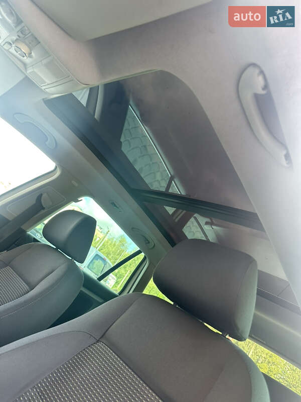 Універсал Volkswagen Golf 2009 в Тернополі