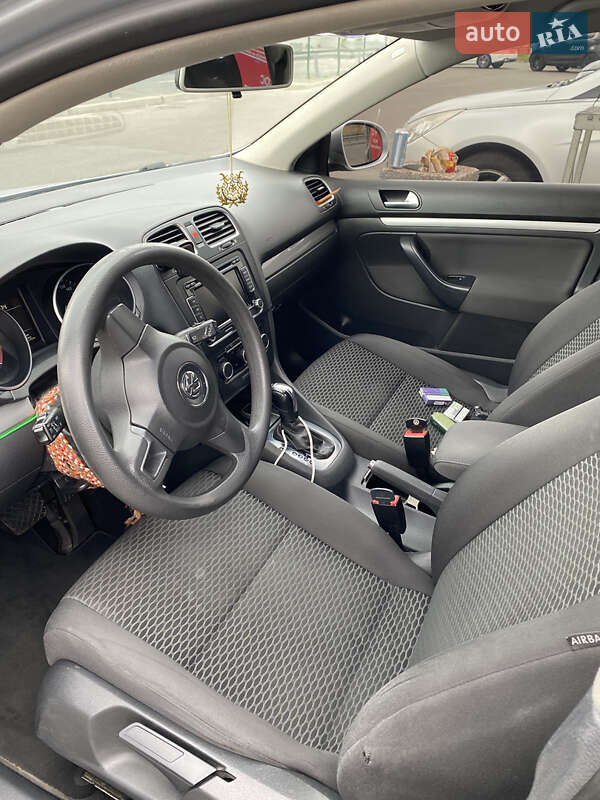 Универсал Volkswagen Golf 2011 в Киеве