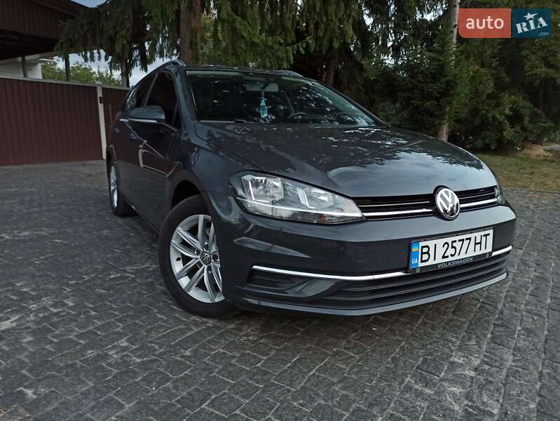 Универсал Volkswagen Golf 2018 в Гадяче