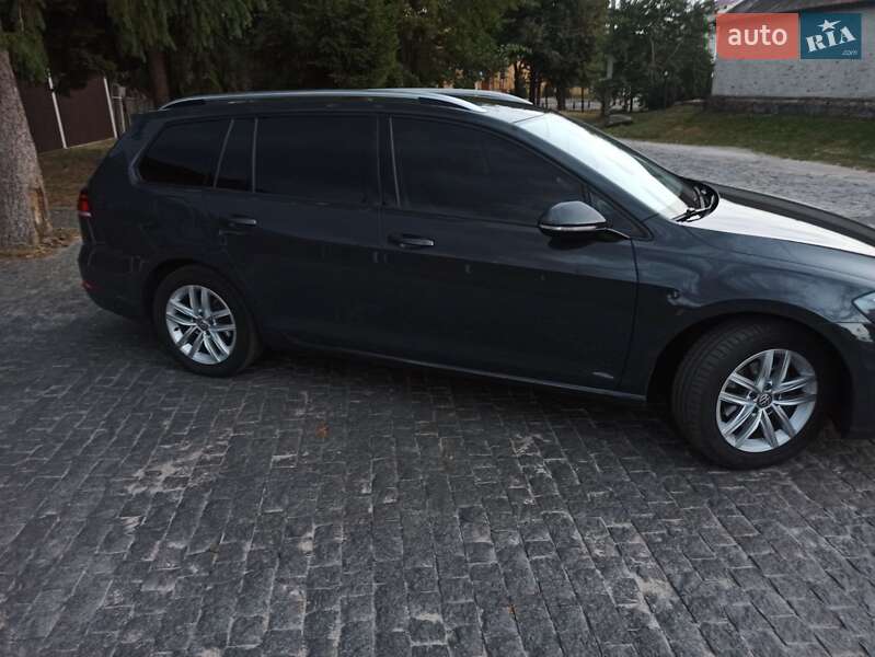 Универсал Volkswagen Golf 2018 в Гадяче