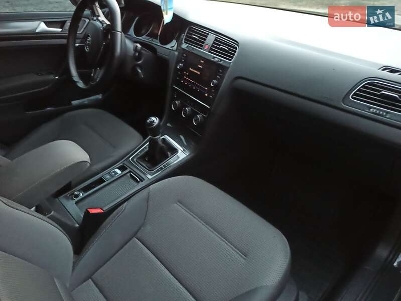 Универсал Volkswagen Golf 2018 в Гадяче