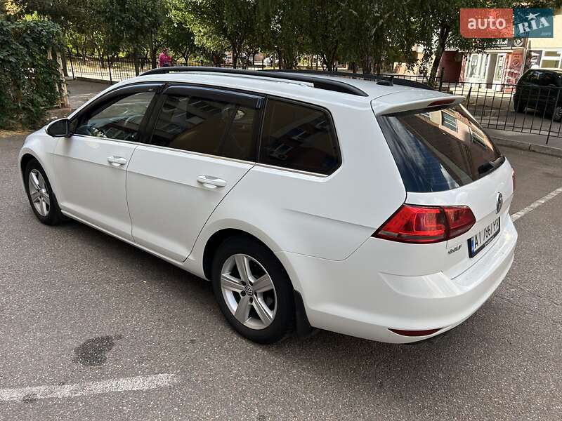 Универсал Volkswagen Golf 2015 в Ирпене