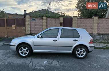 Хэтчбек Volkswagen Golf 2002 в Виннице