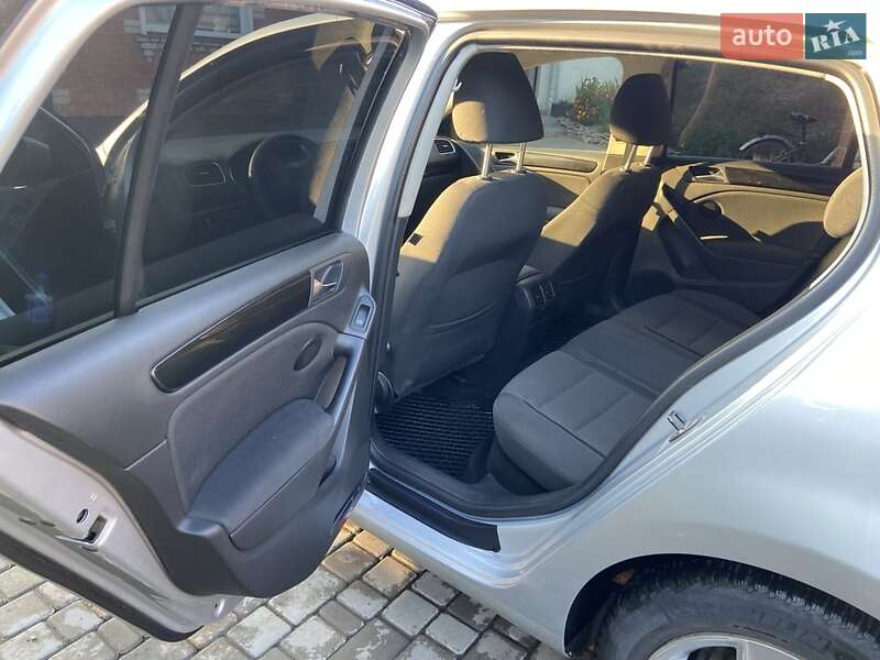 Хетчбек Volkswagen Golf 2009 в Луцьку фото 6 Хетчбек Volkswagen Golf 2009 в Луцьку