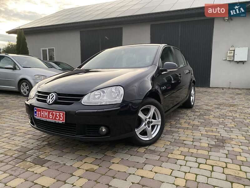 Хэтчбек Volkswagen Golf 2006 в  фото Хэтчбек Volkswagen Golf 2006 в