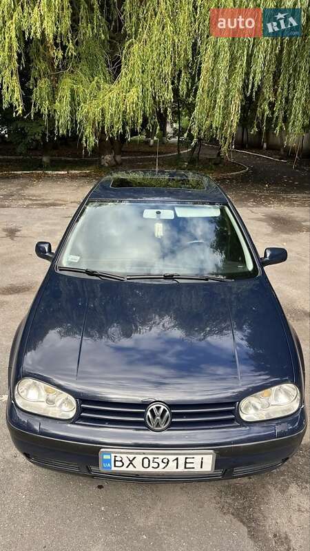 Хэтчбек Volkswagen Golf 2001 в Казатине