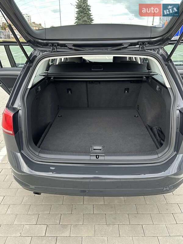 Універсал Volkswagen Golf 2016 в Вінниці