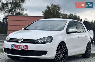 Хэтчбек Volkswagen Golf 2010 в Львове
