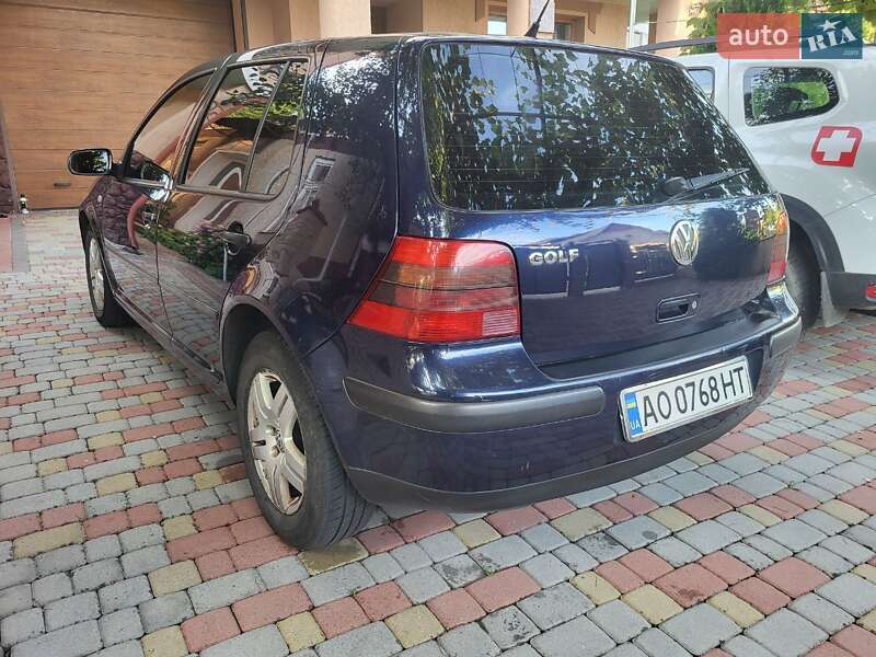 Хетчбек Volkswagen Golf 2000 в Іршаві