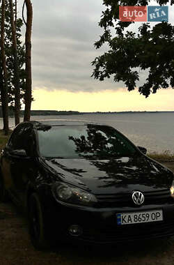 Хэтчбек Volkswagen Golf 2011 в Киеве