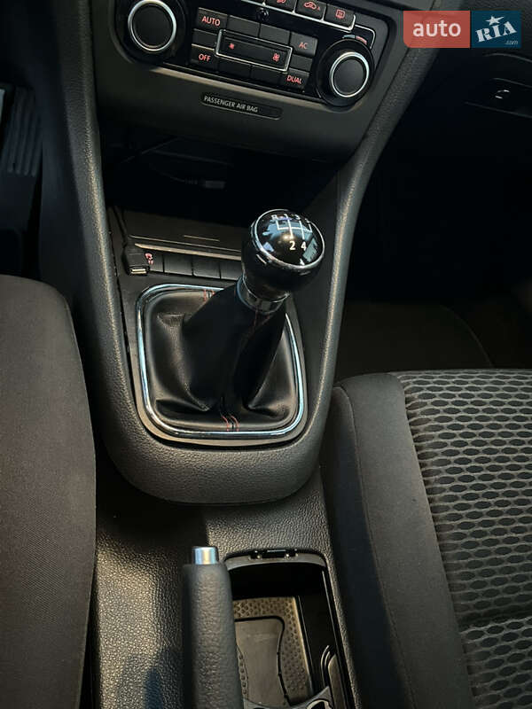 Хетчбек Volkswagen Golf 2011 в Києві