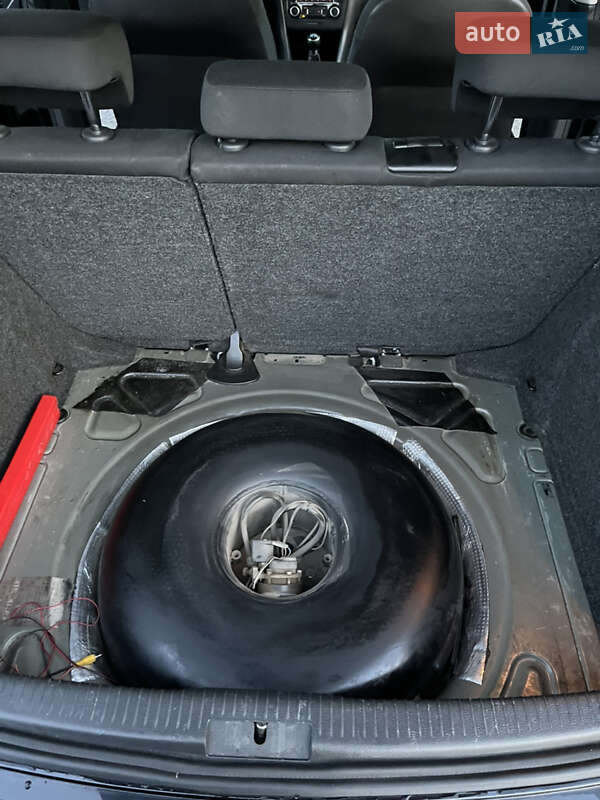 Хетчбек Volkswagen Golf 2011 в Києві