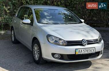 Хэтчбек Volkswagen Golf 2011 в Киеве