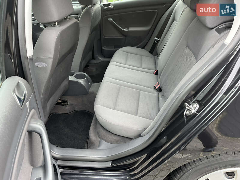 Хэтчбек Volkswagen Golf 2004 в Звягеле фото 25 Хэтчбек Volkswagen Golf 2004 в Звягеле