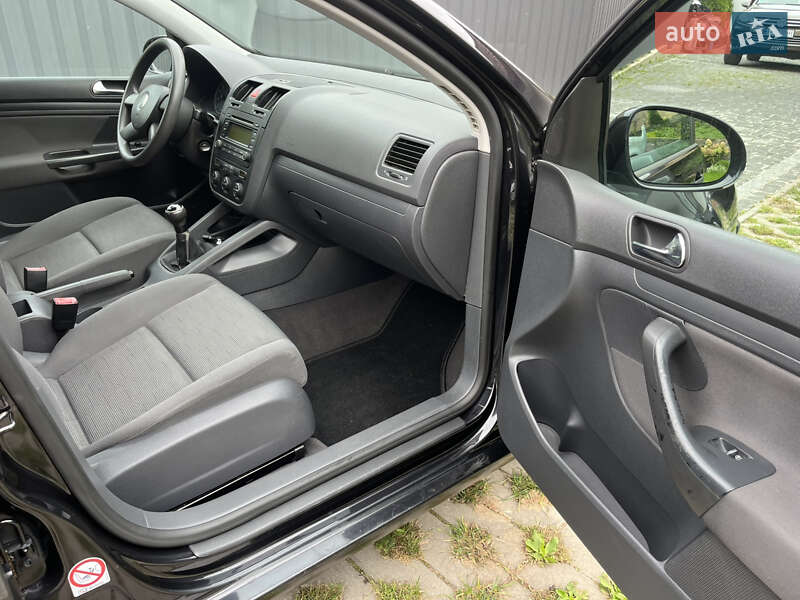 Хэтчбек Volkswagen Golf 2004 в Звягеле фото 27 Хэтчбек Volkswagen Golf 2004 в Звягеле