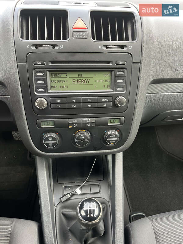 Хэтчбек Volkswagen Golf 2004 в Звягеле фото 37 Хэтчбек Volkswagen Golf 2004 в Звягеле