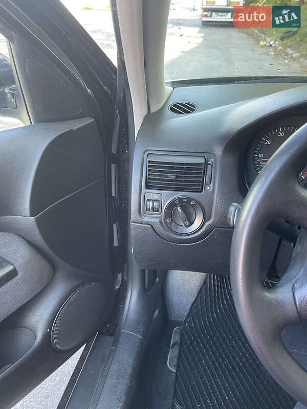 Універсал Volkswagen Golf 1999 в Львові