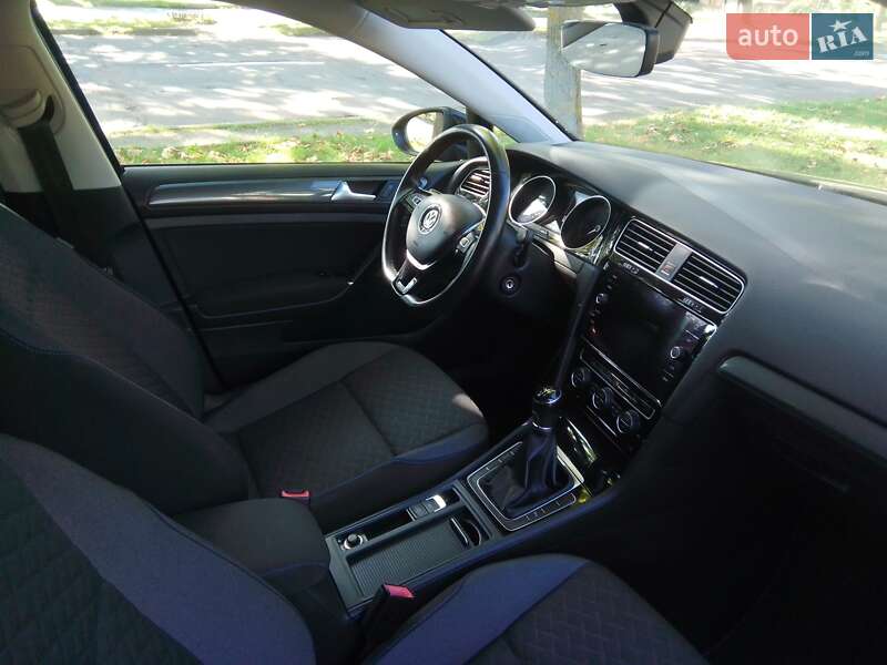 Універсал Volkswagen Golf 2018 в Калуші