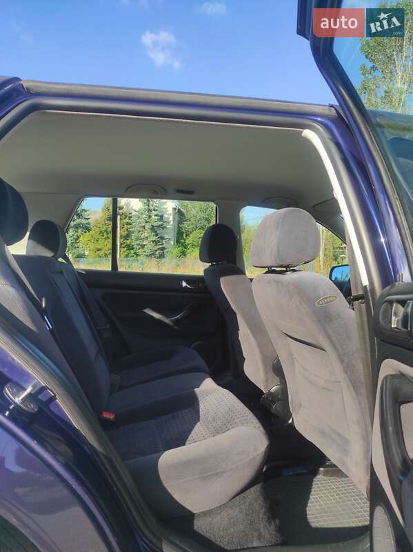 Хэтчбек Volkswagen Golf 2000 в Тернополе