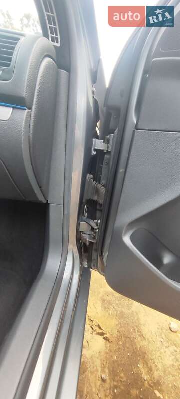 Хэтчбек Volkswagen Golf 2007 в Сновске