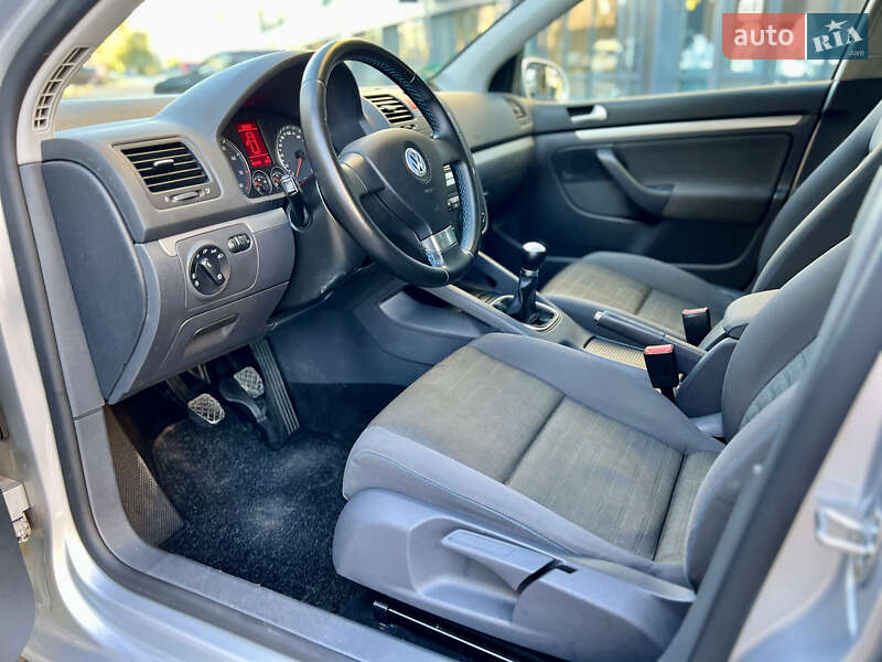 Хэтчбек Volkswagen Golf 2007 в Ивано-Франковске