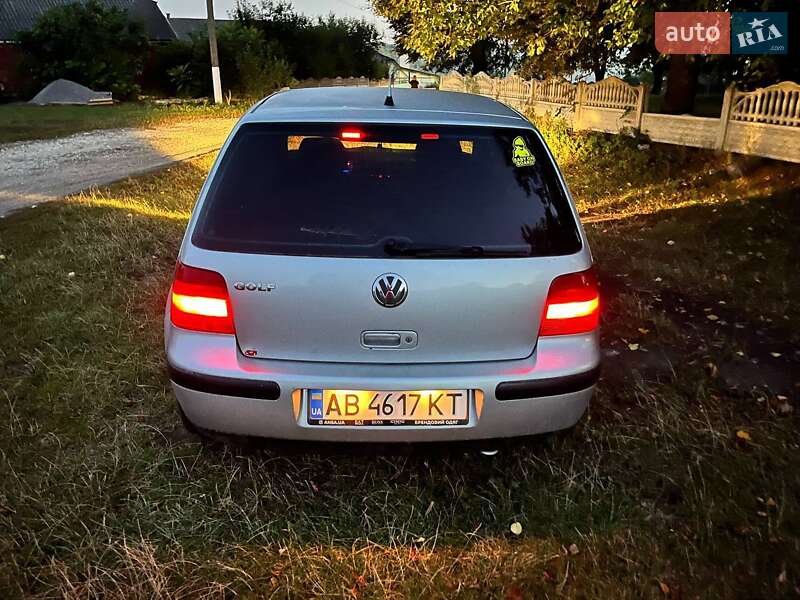 Хэтчбек Volkswagen Golf 2001 в Житомире