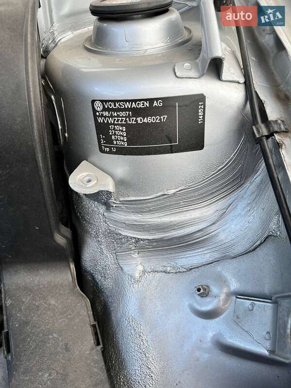 Хэтчбек Volkswagen Golf 2001 в Житомире