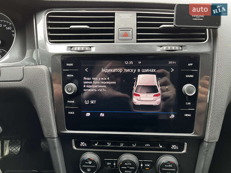 Универсал Volkswagen Golf 2017 в Ровно