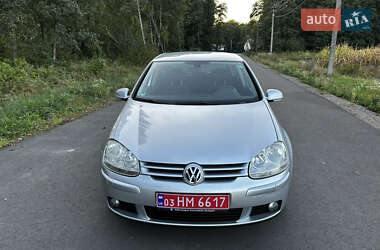 Хетчбек Volkswagen Golf 2008 в 