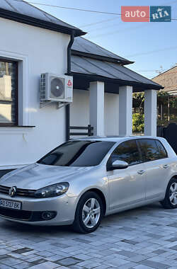Хетчбек Volkswagen Golf 2010 в Виноградові
