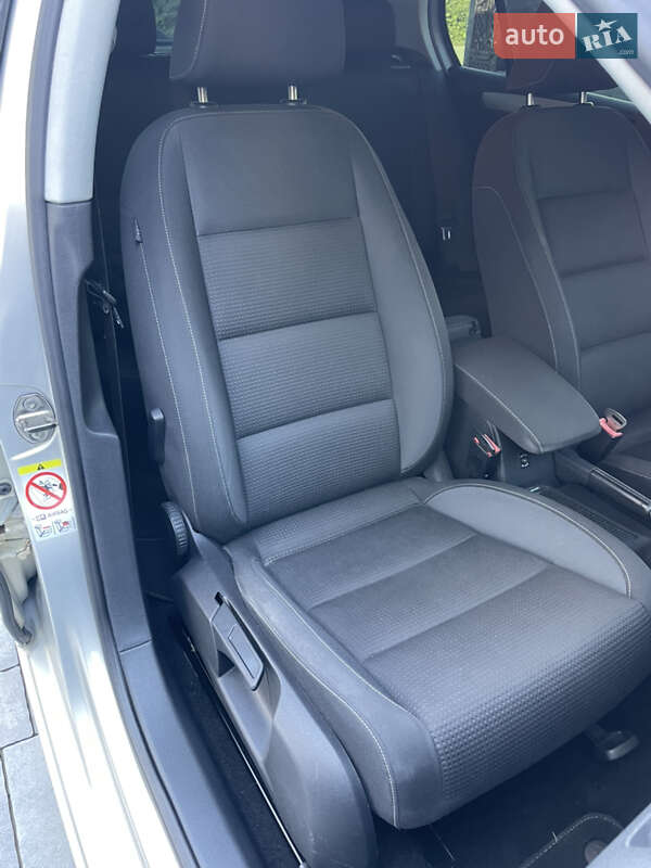 Хэтчбек Volkswagen Golf 2010 в Виноградове