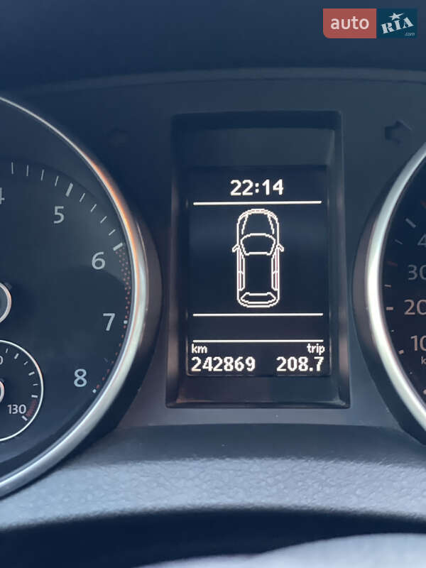 Хэтчбек Volkswagen Golf 2010 в Виноградове