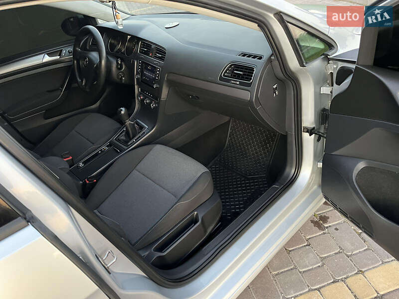 Хетчбек Volkswagen Golf 2014 в Теофіполі