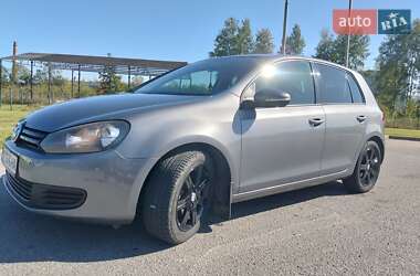 Хэтчбек Volkswagen Golf 2010 в Ивано-Франковске