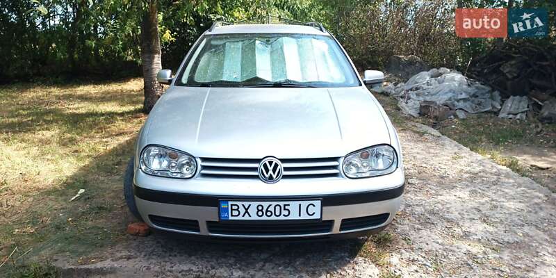 Універсал Volkswagen Golf 2001 в Шепетівці