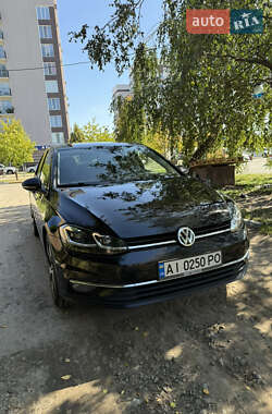 Хэтчбек Volkswagen Golf 2017 в Киеве