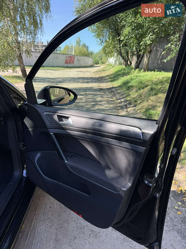 Хэтчбек Volkswagen Golf 2017 в Киеве фото 15 Хэтчбек Volkswagen Golf 2017 в Киеве