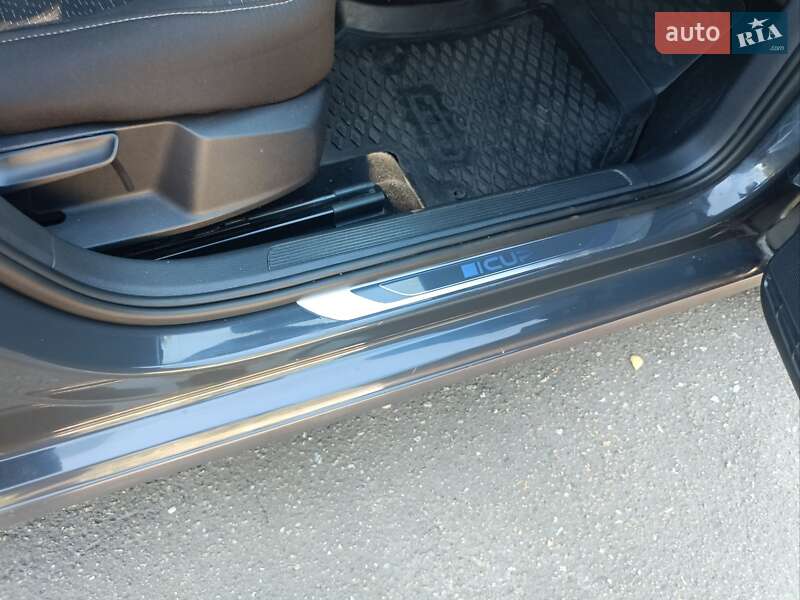 Універсал Volkswagen Golf 2014 в Києві