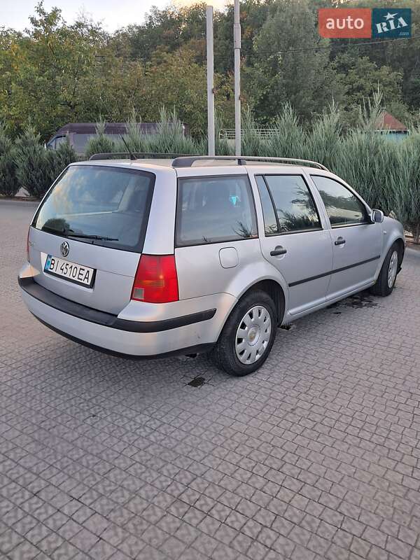 Универсал Volkswagen Golf 2001 в Полтаве