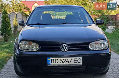 Хэтчбек Volkswagen Golf 2000 в Шумске