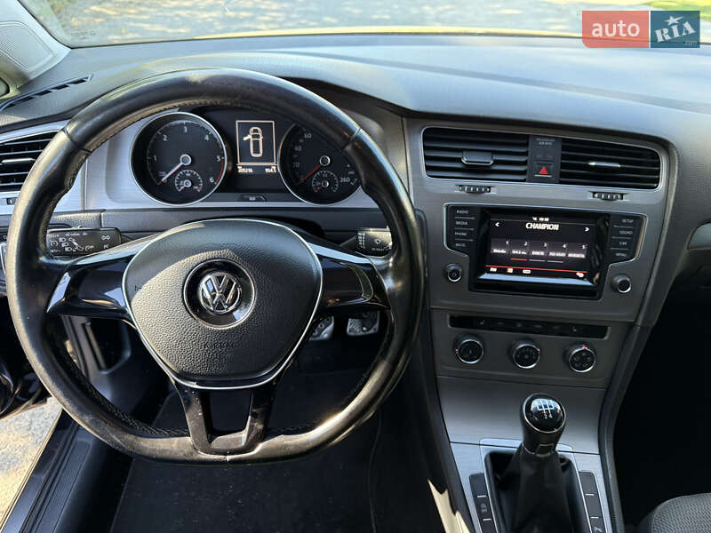 Универсал Volkswagen Golf 2014 в Киеве